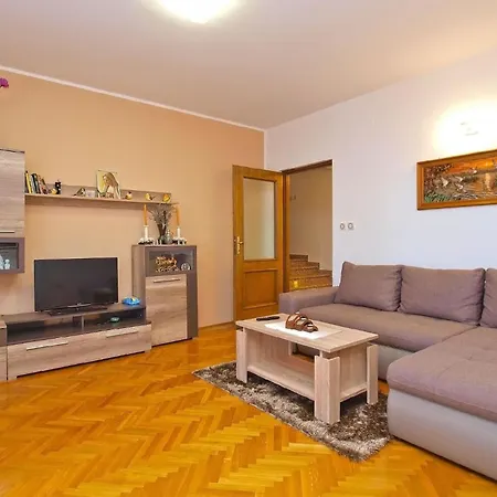 Apartment Fuer 7 Personen Ca 150 Qm In Pula-fondole, Istrien Istrische Riviera