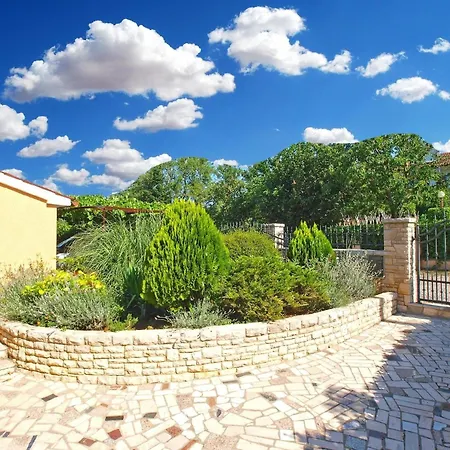 Fuer 7 Personen Ca 150 Qm In Pula-fondole, Istrien Istrische Riviera Apartment *